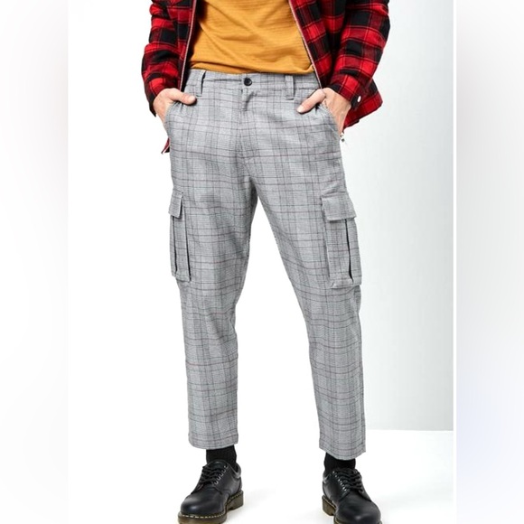 Forever 21 Other - Forever 21 Men's Black and Gray Plaid Cargo Pants NWOT